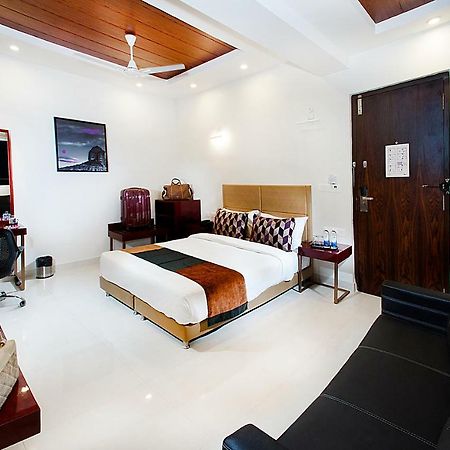 Raj Residency Hotel Бангалор Екстериор снимка