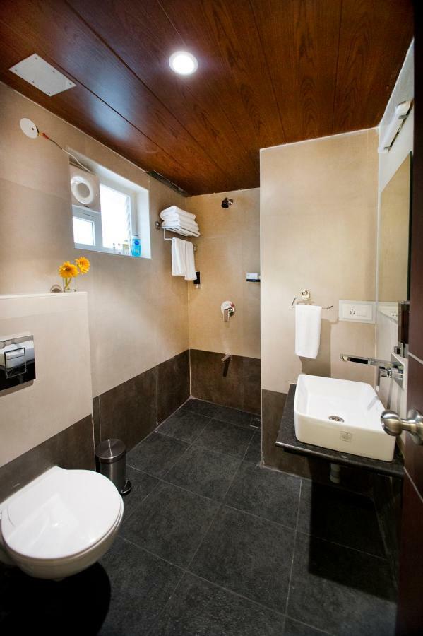 Raj Residency Hotel Бангалор Екстериор снимка